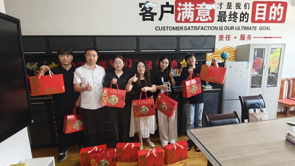 Maotong celebra Dragon Boat Festival