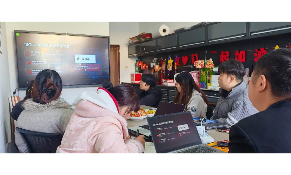 Dà il benvenuto al Capodanno cinese con Power Tower Solutions